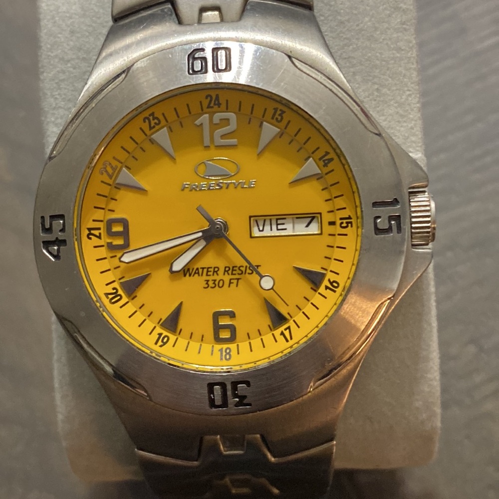 Freestyle Men’s Water Resistant 330 ft